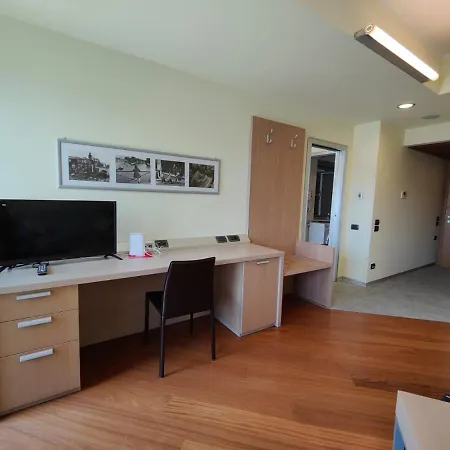 Hostdomus - Fine * Turin