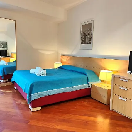 Hostdomus - Fine * Turin