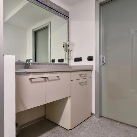 Hostdomus - Fine * Turin